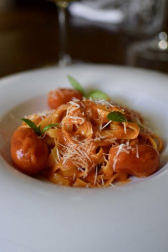 Tagliatelle in fermented tomato sauce